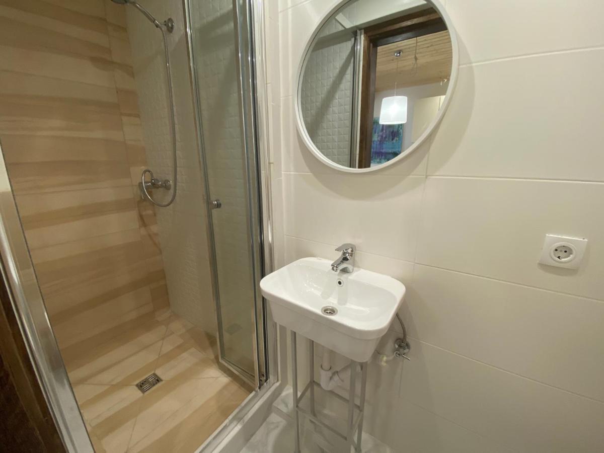 Центер Квартира На Вулиці Лесі Українки 19 Lviv Ngoại thất bức ảnh