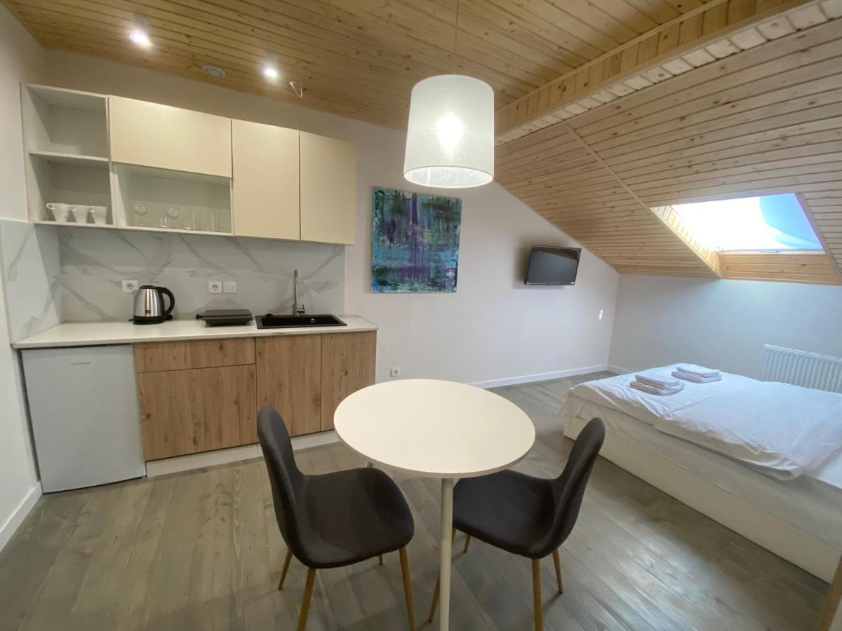 Центер Квартира На Вулиці Лесі Українки 19 Lviv Ngoại thất bức ảnh