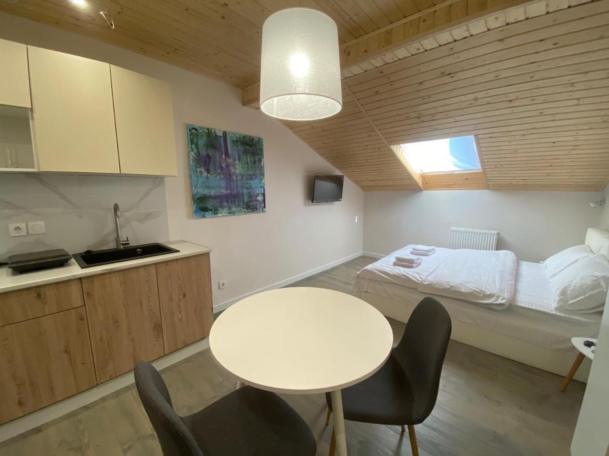 Центер Квартира На Вулиці Лесі Українки 19 Lviv Ngoại thất bức ảnh