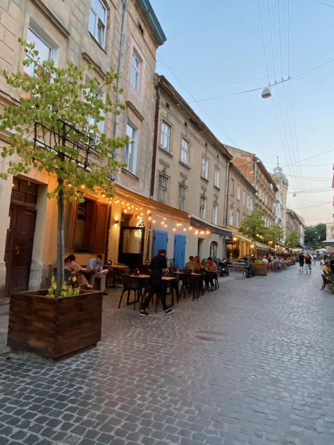 Центер Квартира На Вулиці Лесі Українки 19 Lviv Ngoại thất bức ảnh