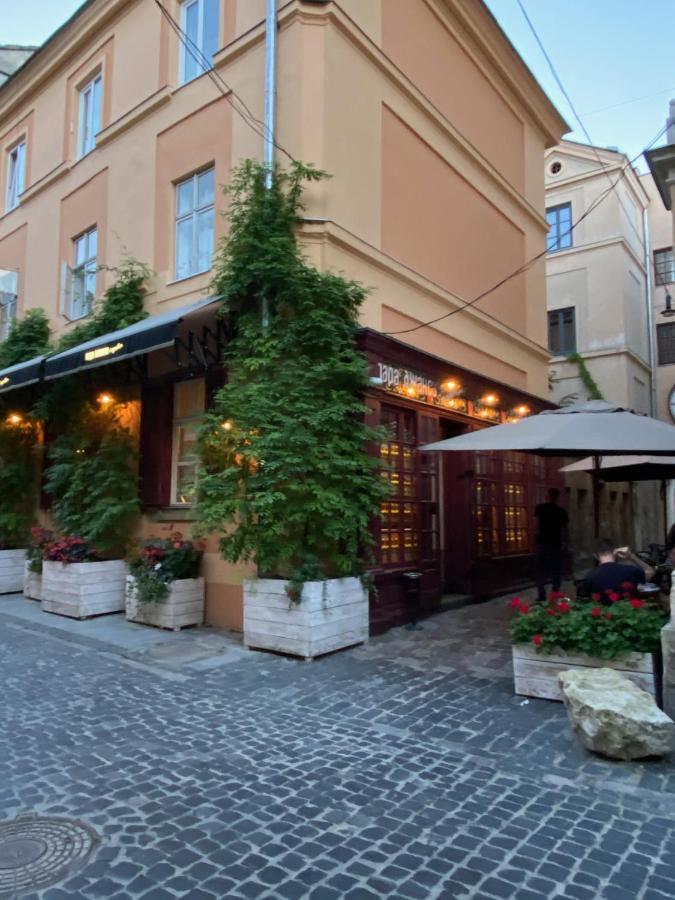 Центер Квартира На Вулиці Лесі Українки 19 Lviv Ngoại thất bức ảnh