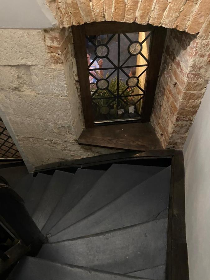 Центер Квартира На Вулиці Лесі Українки 19 Lviv Ngoại thất bức ảnh